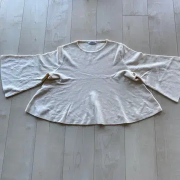 ADORE 크림색 니트 사이즈 38 페플럼