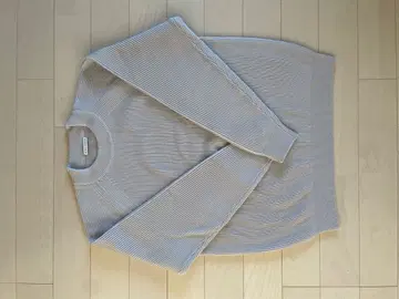 리브 베이지 크루넥 스웨터