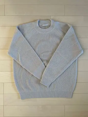 리브 베이지 크루넥 스웨터