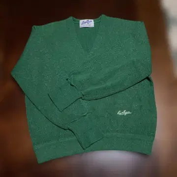 그린 V넥 스웨터 M 사이즈