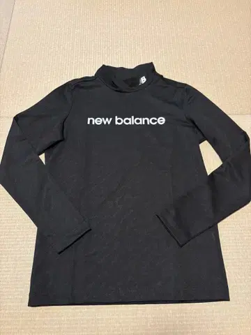 new balance 블랙 긴팔 모크넥 셔츠 012-3267601