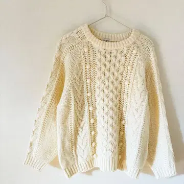 어반 리서치 도어스 케이블 니트 스웨터 아이보리