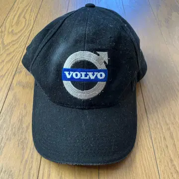 VOLVO 자수 로고 블랙 캡