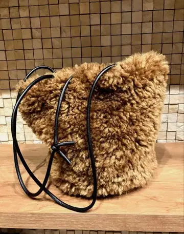 브라운 퍼 복조리형 백