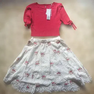 빨간색 코튼 상의 꽃무늬 스커트 세트
