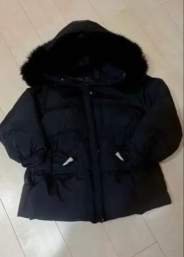 퍼 달린 다운 코트