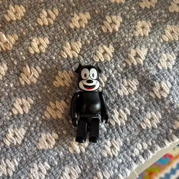 베어브릭 필릭스