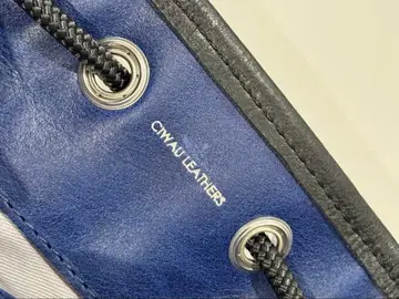 CHIAU LEATHERS 숄더백 파랑과 블랙 makuake에서 구매