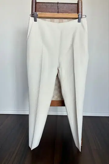 아이보리 슬랙스 센터 프레스