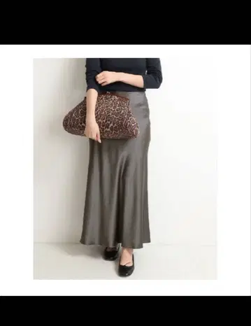 이에나 새틴 슬릿 스커트 34