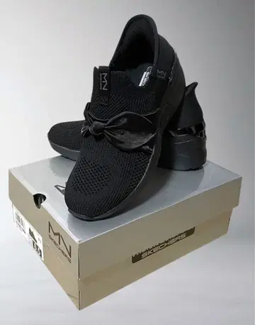 스케쳐스 슬립인 리본 디자인 인힐 블랙 23.5