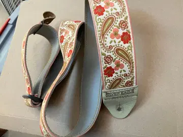 SILVER EAGLE 페이즐리 가죽 기타 스트랩 빈티지