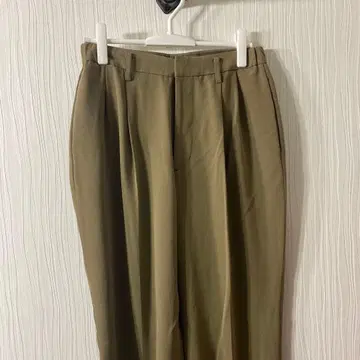 United Tokyo 베이지 팬츠