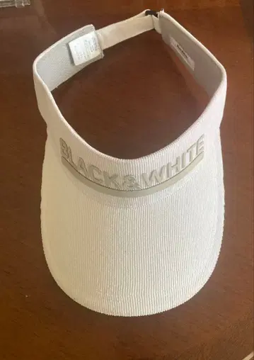 BLACK&WHITE 스포츠 바이저 화이트