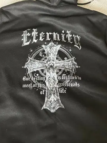 크로스 디자인 후드티