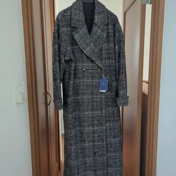 새상품 체크 무늬 롱 코트