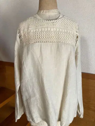 새상품급 리제타 린넨 레이스 블라우스