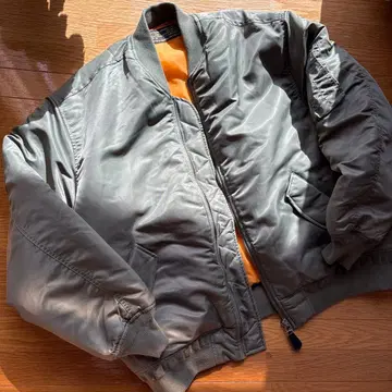 MA-1 플라이트 자켓 올리브 그린