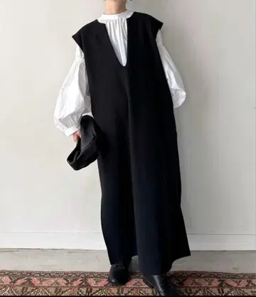 SELECT MOCA 키 넥 롱 베스트 원피스