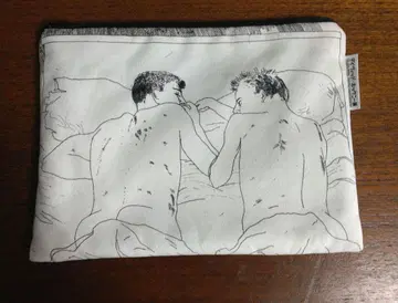 데이비드 호크니전 파우치