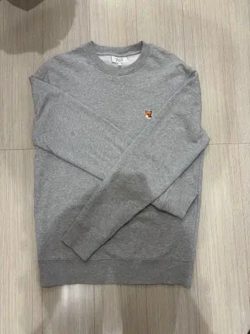 메종 키츠네 그레이 맨투맨 M