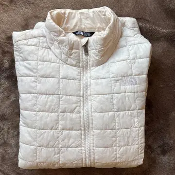 THE NORTH FACE 화이트 퀼팅 자켓