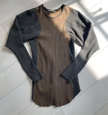 little suzie 퍼프 슬리브 상의