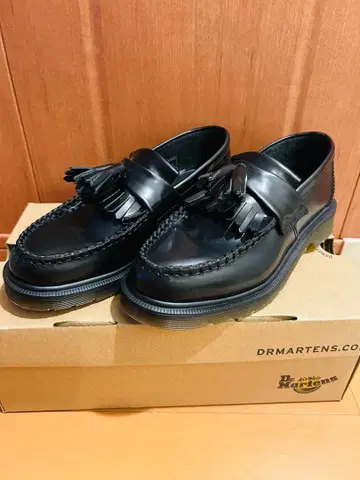 닥터 마틴 프린지 로퍼 블랙