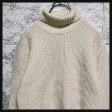 어반 리서치 하이넥 니트 아이보리 기장 짧음 100% 울 리브 소매 심플