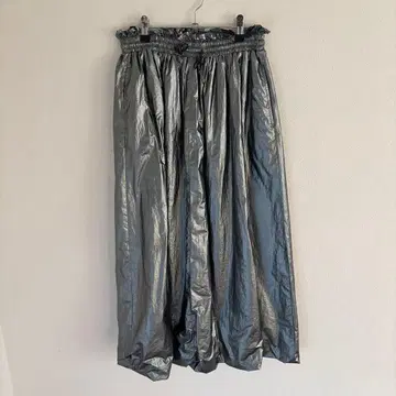 메탈릭 그레이 플레어 롱 스커트 CIAOPANIC