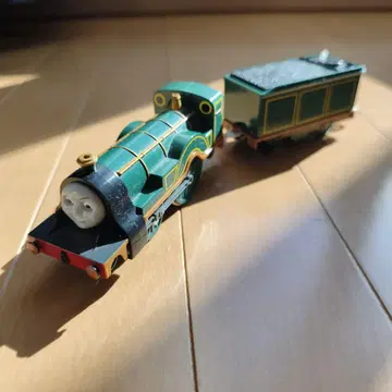 프라레일 그린 컬러 기관차와 화차 세트