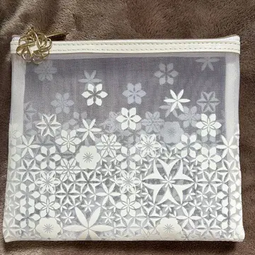 화이트 플라워 메쉬 파우치