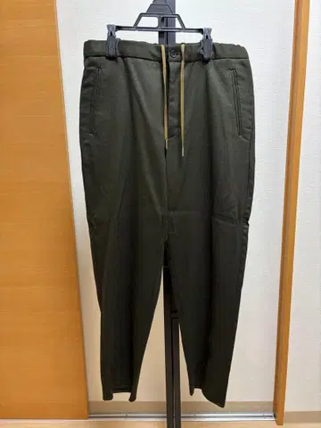 ESTNATION 올리브색 슬랙스