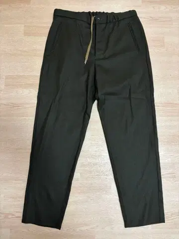 ESTNATION 올리브색 슬랙스