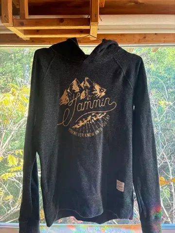 Jammin 블랙 후드 부착 후드티