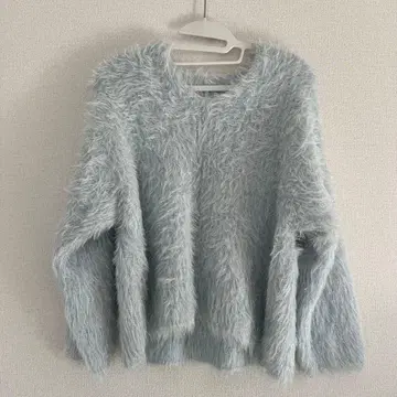 실버 퍼 소재 긴팔 니트