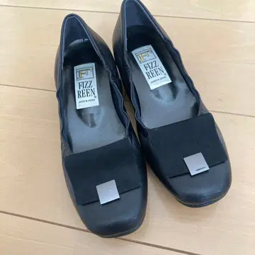 Fizz Reen 블랙 플랫슈즈 22 EEE