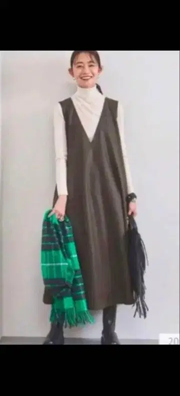 유나이티드 애로우즈 올리브색 슬리브리스 롱 원피스