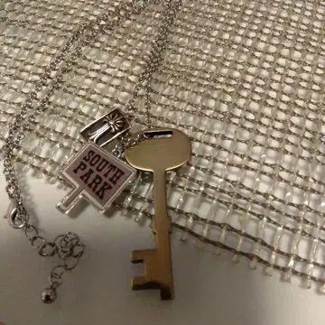 리메이크 목걸이 열쇠 모티브 실버 가격 인하 가능