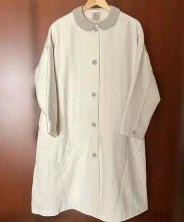 사만사 모스모스 카라 부착 롱 코트 화이트 프리 사이즈