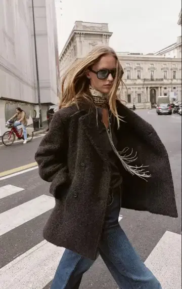 ZARA 부클레 더블 브레스트 미디 기장 코트