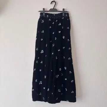 Ray BEAMS / 벨벳 와이드 팬츠