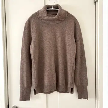 새상품 유니클로 캐시미어 100% 터틀넥 스웨터 모카 XL