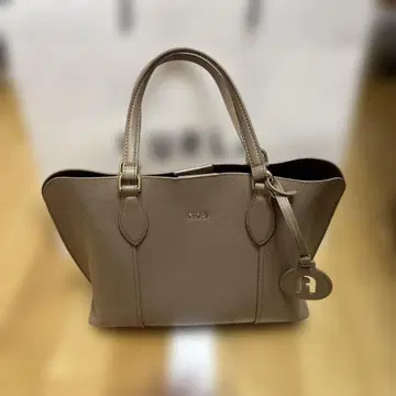 새상품급! FURLA 베이지 토트백