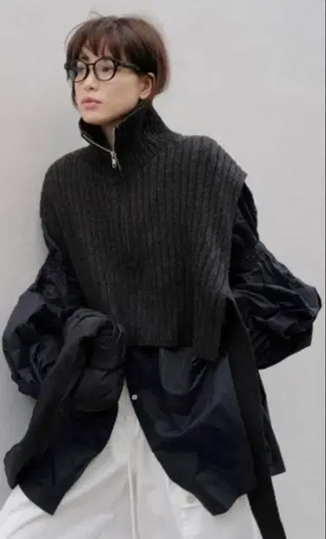 기간 한정 할인! ETRE TOKYO 하프 지퍼 터틀 니트 베스트