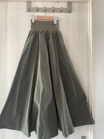 [ MONiLE ] 모니레 리버서블 롱 스커트 카키