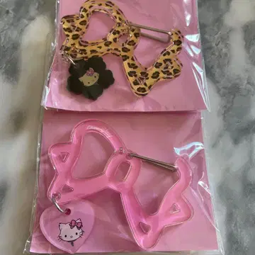 새상품 챠미키티 카라비너 2개 세트 스핀스 SPINNS 레오파드 무늬