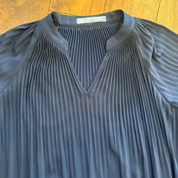 띠어리 럭스 네이비 플리츠 디자인 긴팔 원피스 38