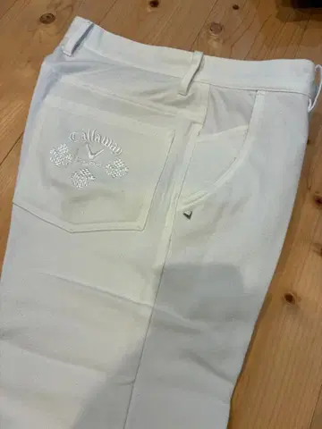 캘러웨이 화이트 슬림 스트레이트 핏 팬츠