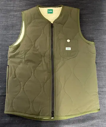 Lee 퀼팅 베스트 차분한 올리브 색상